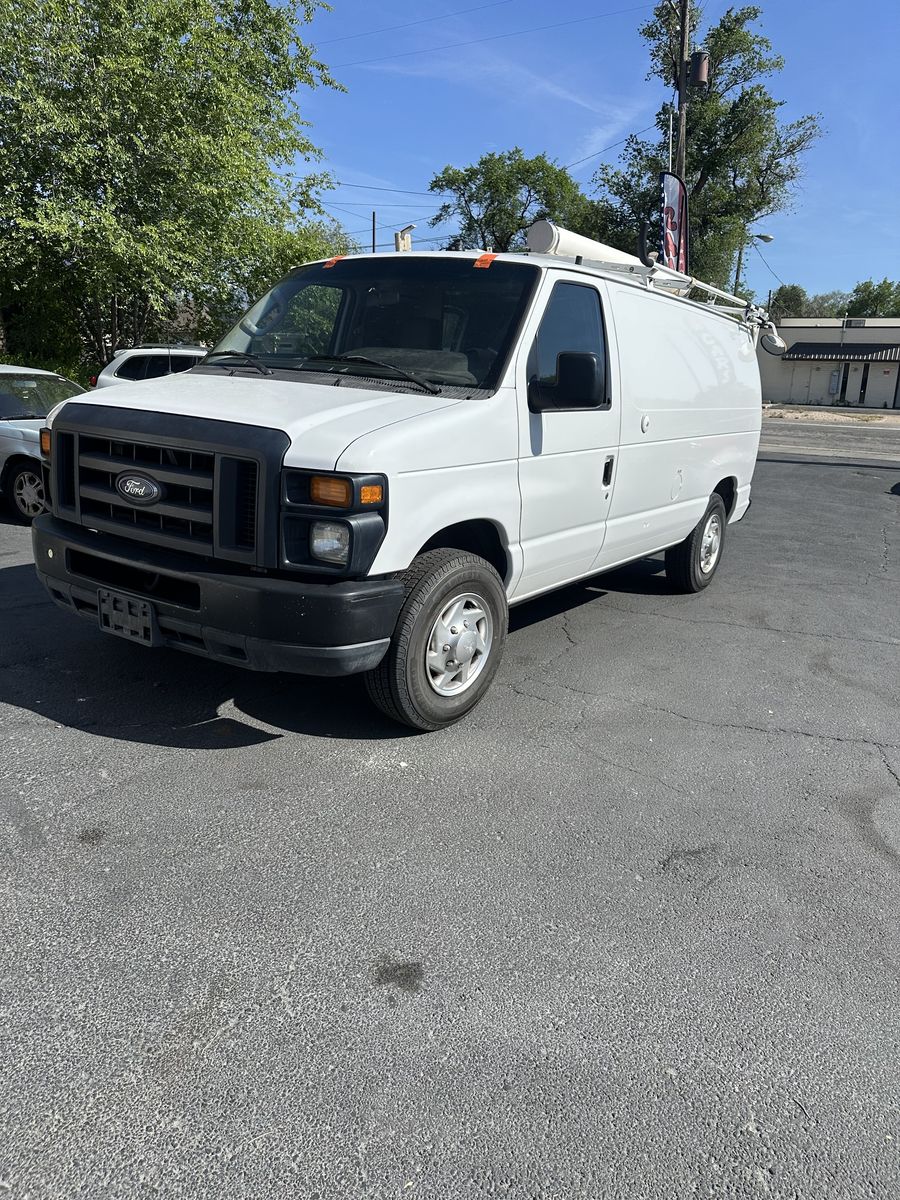 2010 Ford E-Series E-250