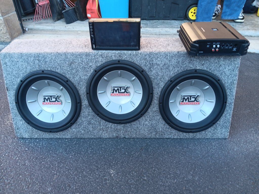 stereo,amp,and subs
