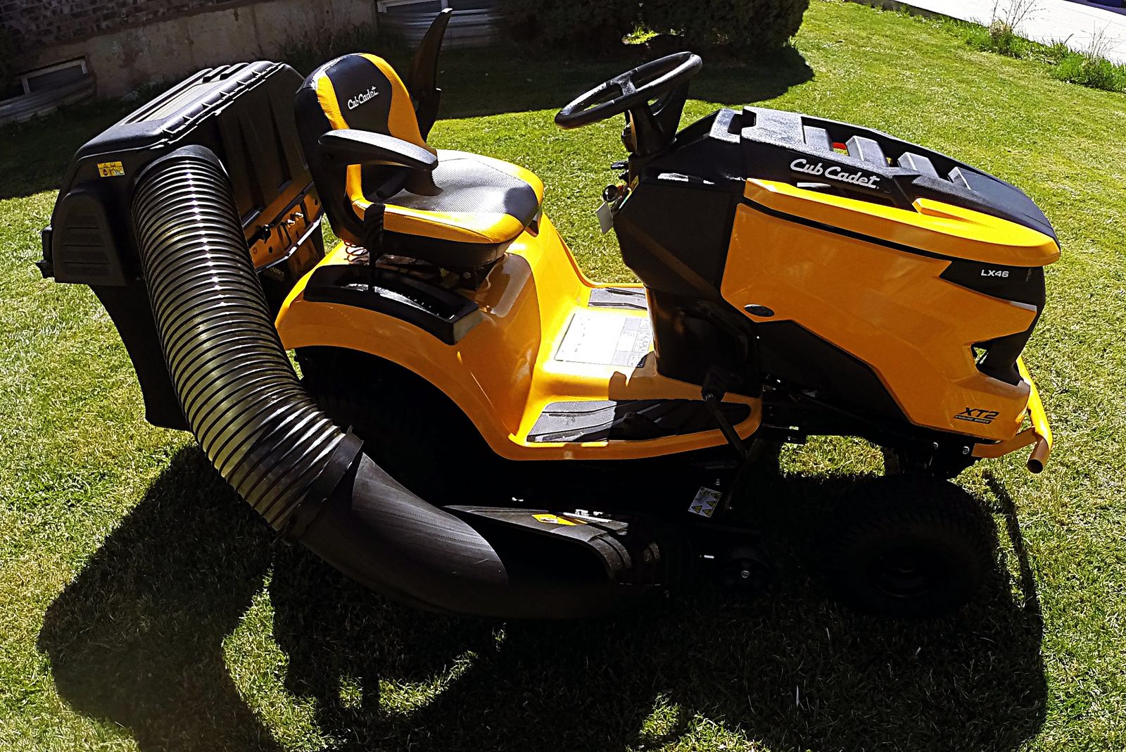 Cub Cadet XT2 46” Riding Lawn Tractor