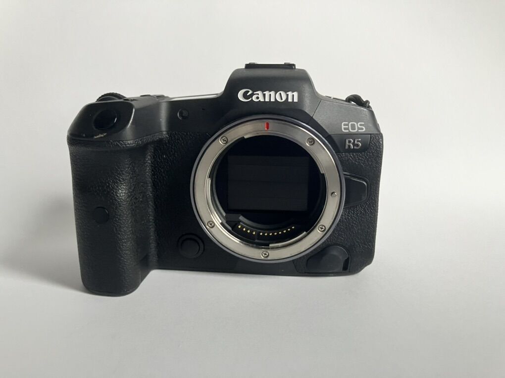 Canon EOS R5 – Excellent Condition – Body Only