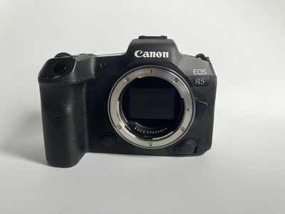 Canon EOS R5 – Excellent Condition – Body Only