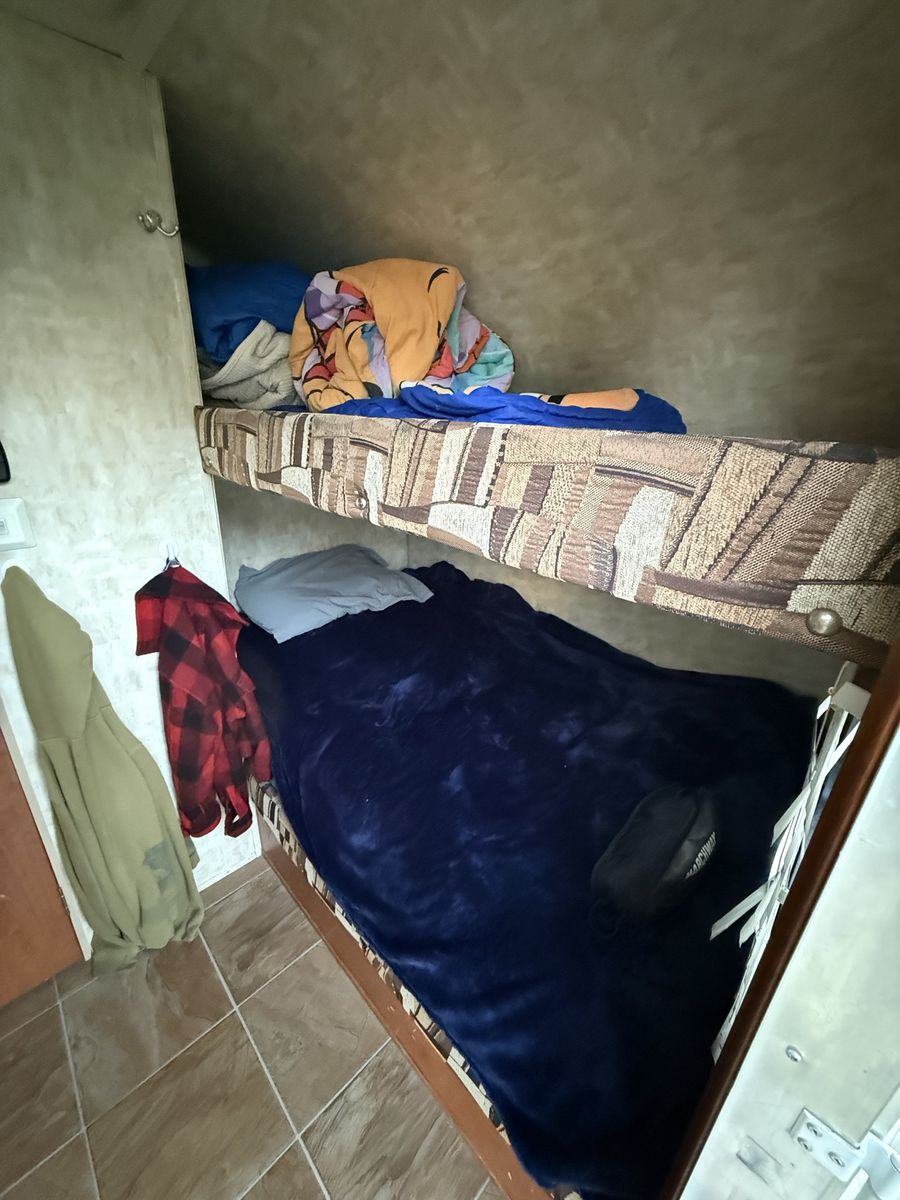 Main image 6