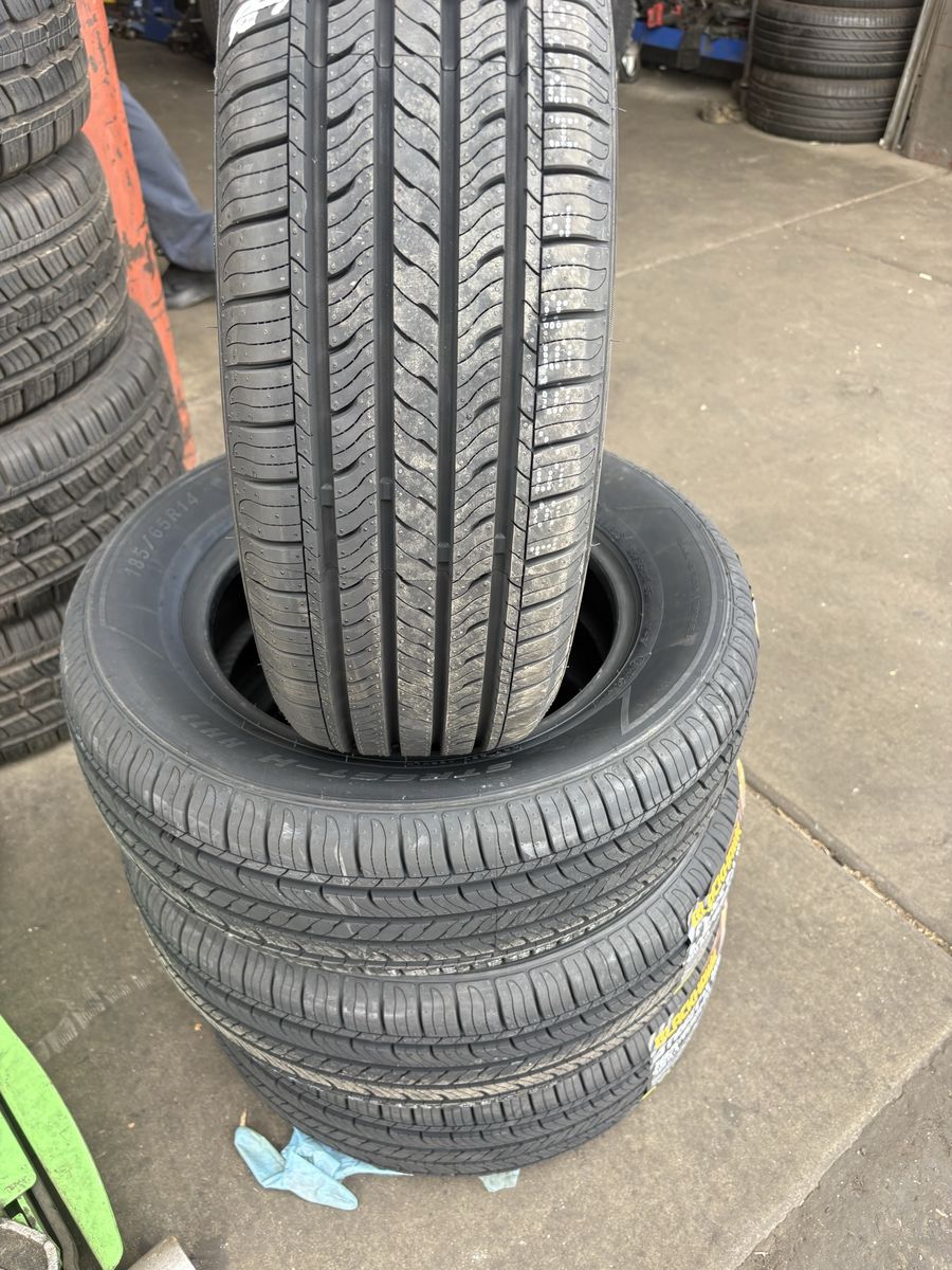 BRAND NEW SET OF 185/65R14 BLACKHAWK STREET-H HH11