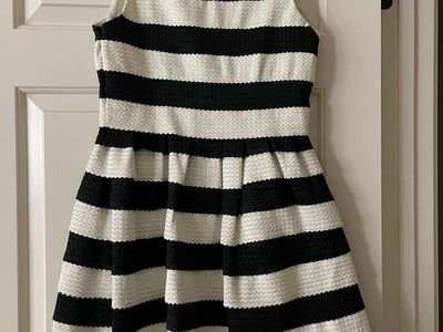 Womens Dress Medium