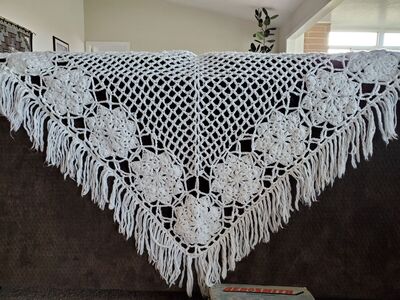 1970's White Women's Shawl Wrap