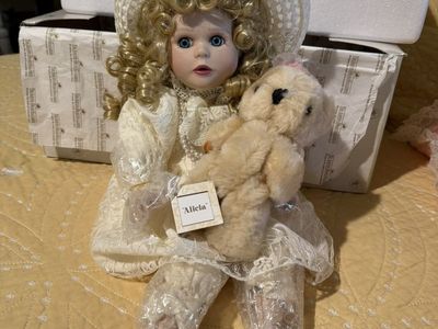 Ashton Drake Porcelin dolls