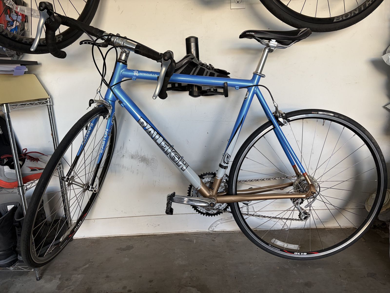 Road Bike - Raleigh Intrigue 1.0 2007