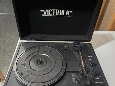 Victrola Journey+ Bluetooth Suitcase