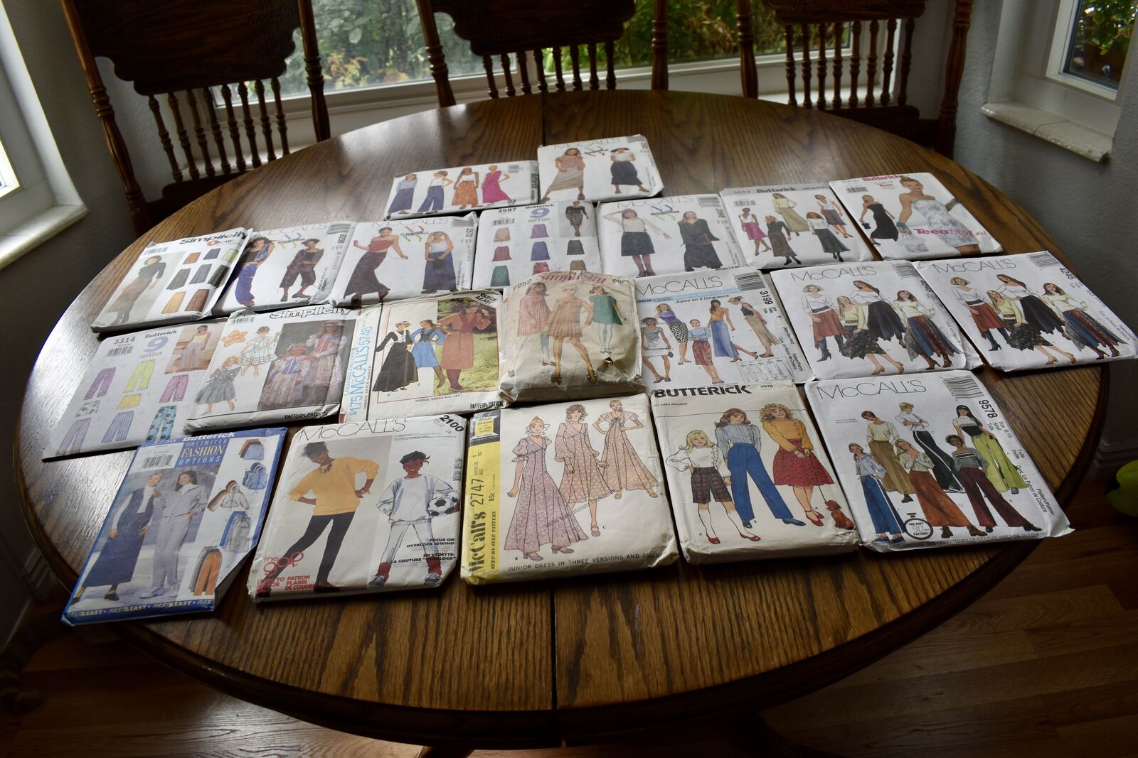 Several Vintage Sewing Patterns For Pre-Teens / Junior Girls In Sizes 7-14 And 1/2 To 7/8 And More