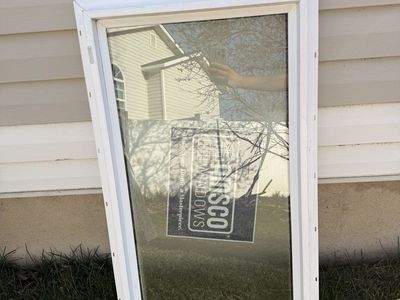 35 1/2 x 17 1/2 AMSCO WINDOW