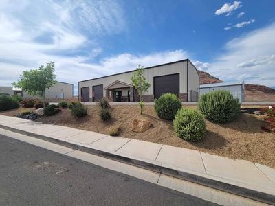 Commercial Property for Lease - Warehouse/Office Space with Garage Bays