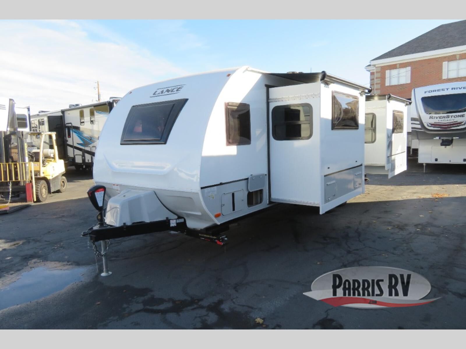 New 2025 Lance Lance Travel Trailers 2465
