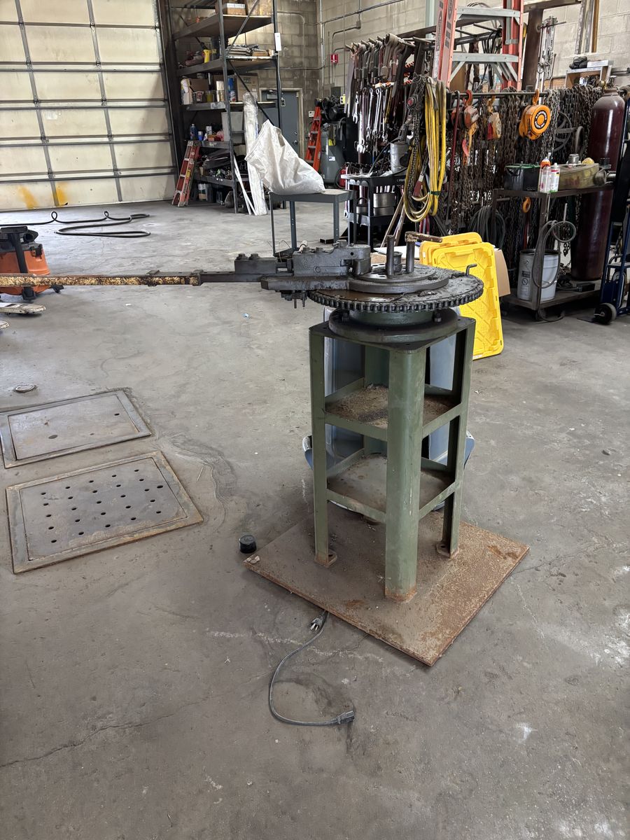 Industrial Bar Bender / Metal Bender - Heavy Duty Shop Tool