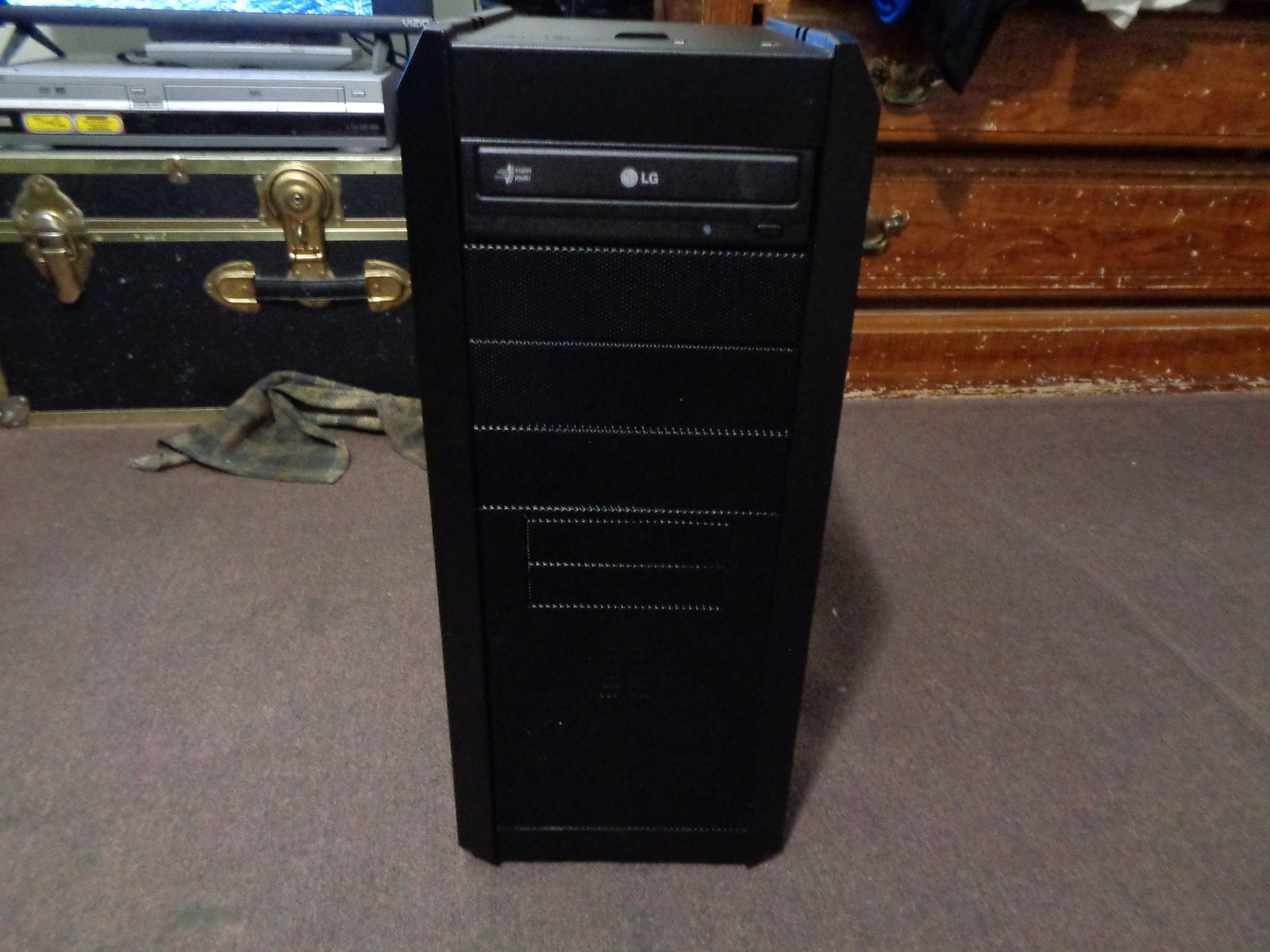 Older Silverstone Precision PS03 computer Case, not the windowed version. Nice condition...Look.