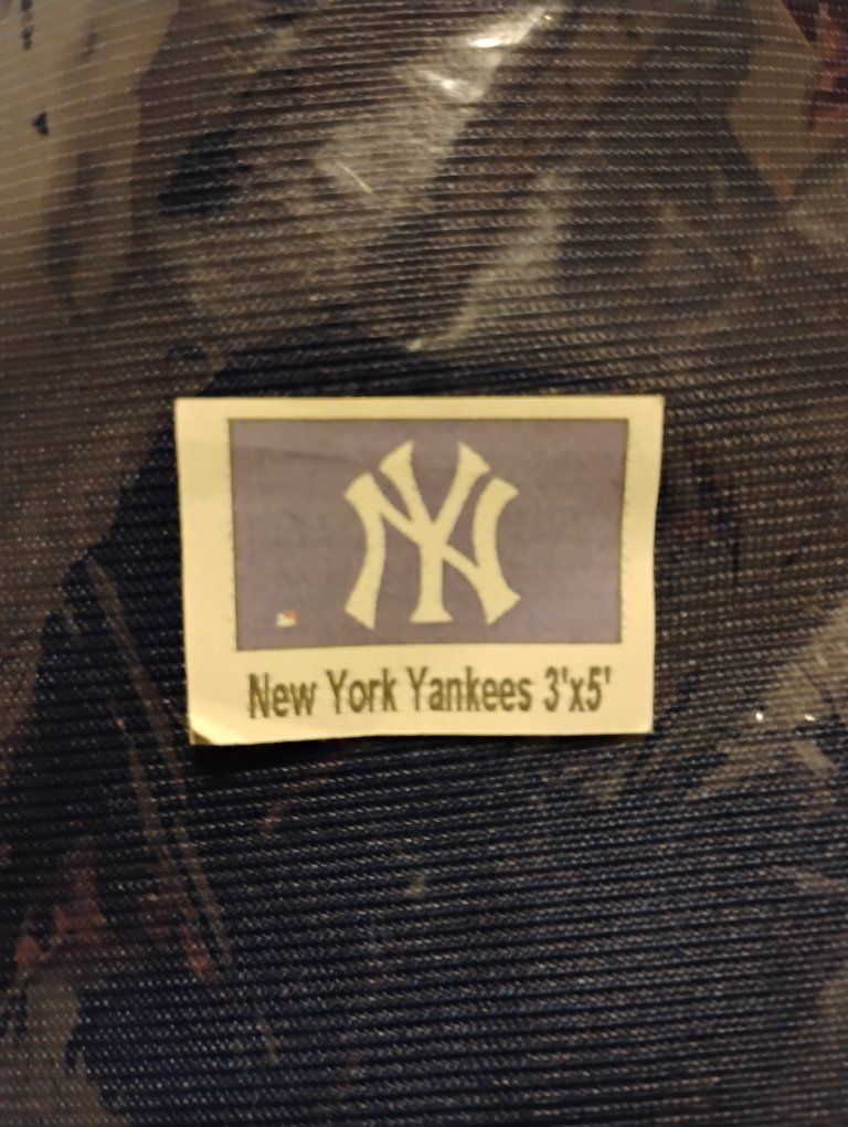 New York Yankees 3'x5' Flag Brand New in Package MLB