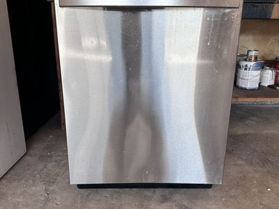 Samsung Stainless Steel Built-In Dishwasher with StormWash - Used, Excellent Condition