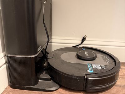 Shark AI Robot Vacuum RV2001WD with IQ Navigation and Self-Empty Base - Used