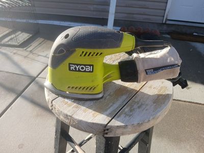 RYOBI CFS1503G 5-1/2 in. Corner Finish Sander 1.2A Corded Dust Bag