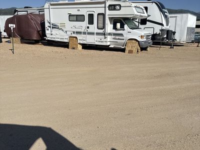 1998 Ford V10 Class C RV 33,300 Miles 23 Ft