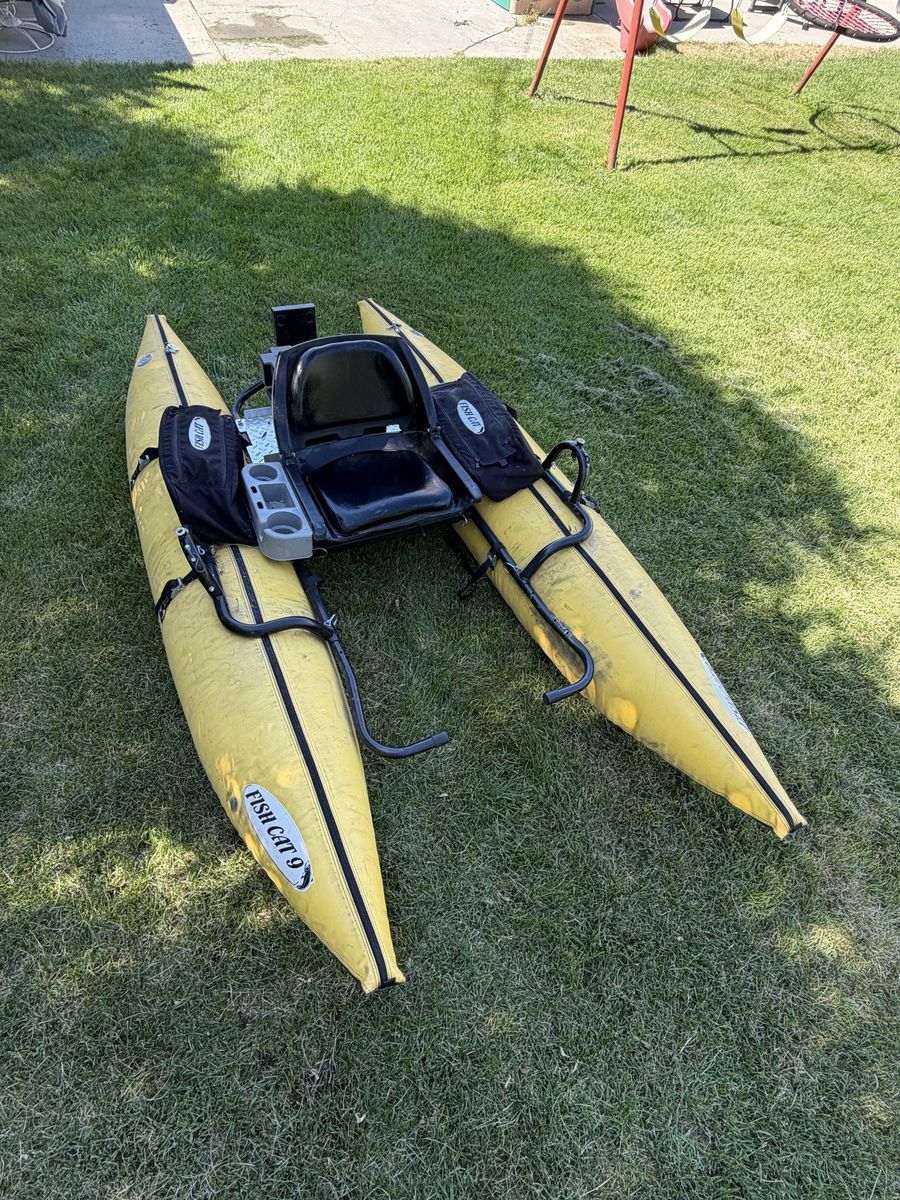 Fish Cat FishCat 9 Pontoon with Motor, Marine Battery, Paddles and Extras
