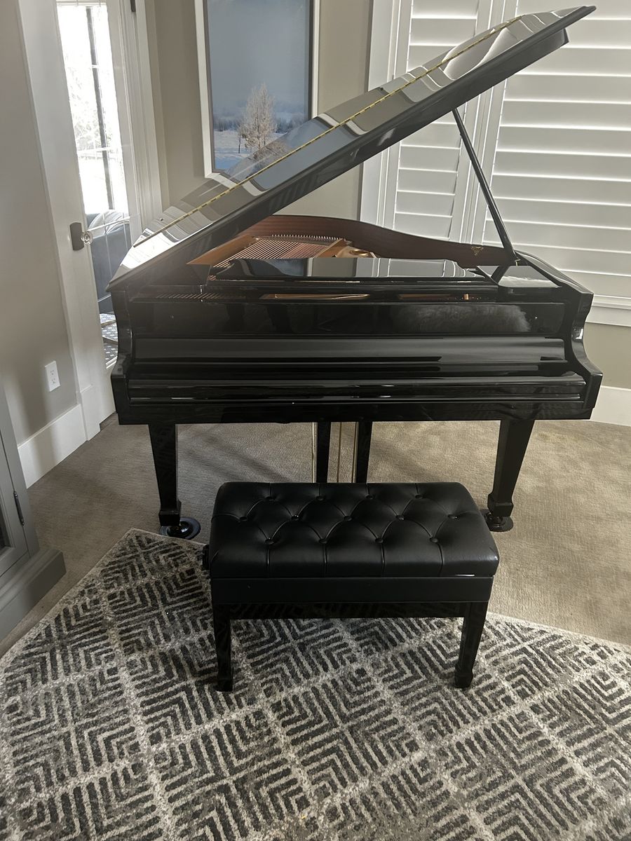 Kohler & Campbell KIG-47 Baby Grand Piano - Black Polished Finish with Bench