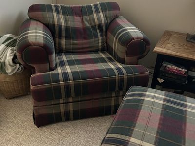 Oversized chair with ottoman