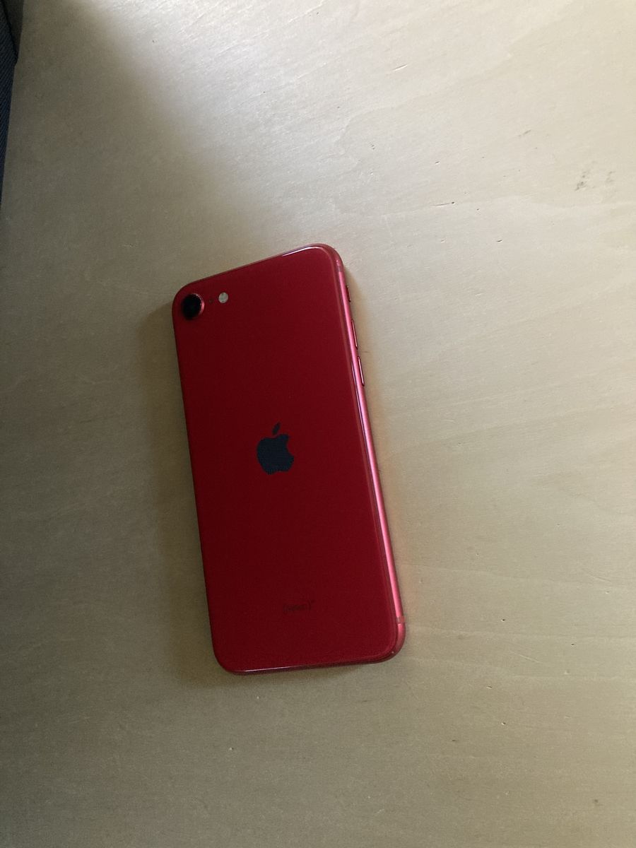 Red 2020 iPhone SE 128gb 80% battery