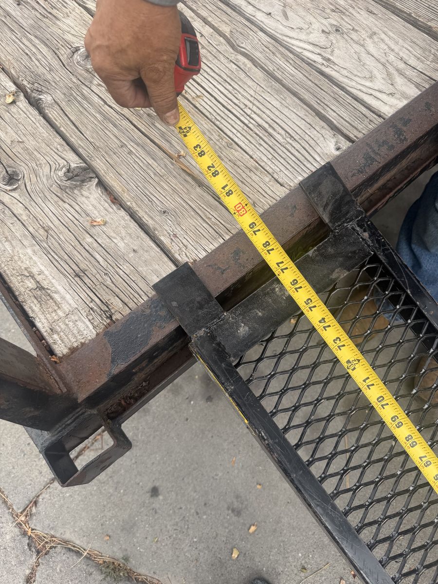 Heavy-Duty Folding Mesh Steel Utility Trailer Loading Ramp