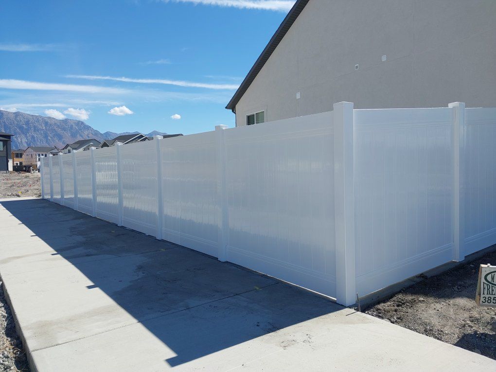 vinyl fence for sale
