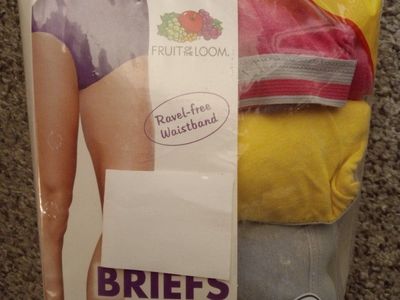 4 PK Size 9 Ladies Fruit Of The Loom Briefs