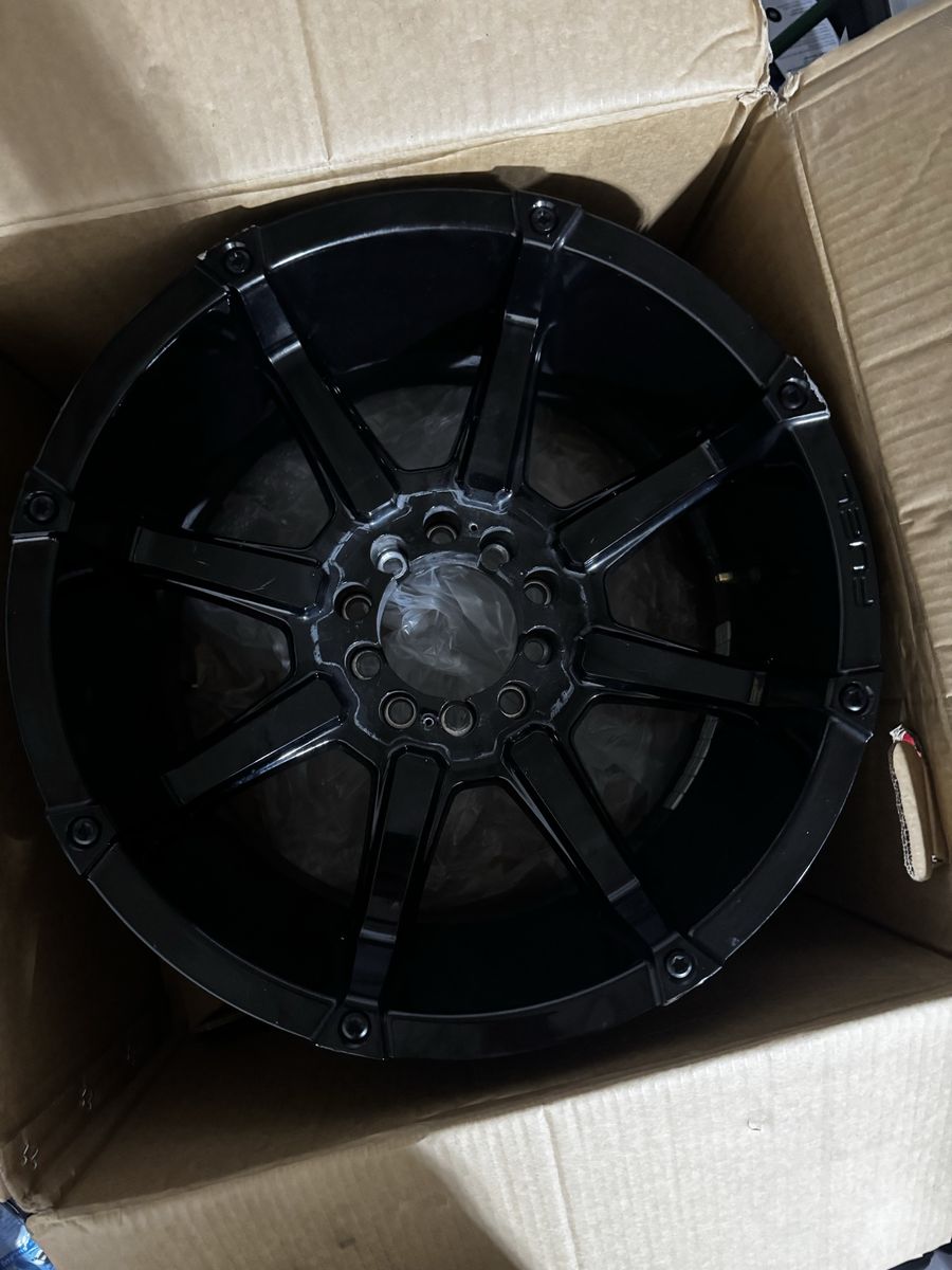 This is a full set of 20x10 fuels 5x5 or 5x139.7