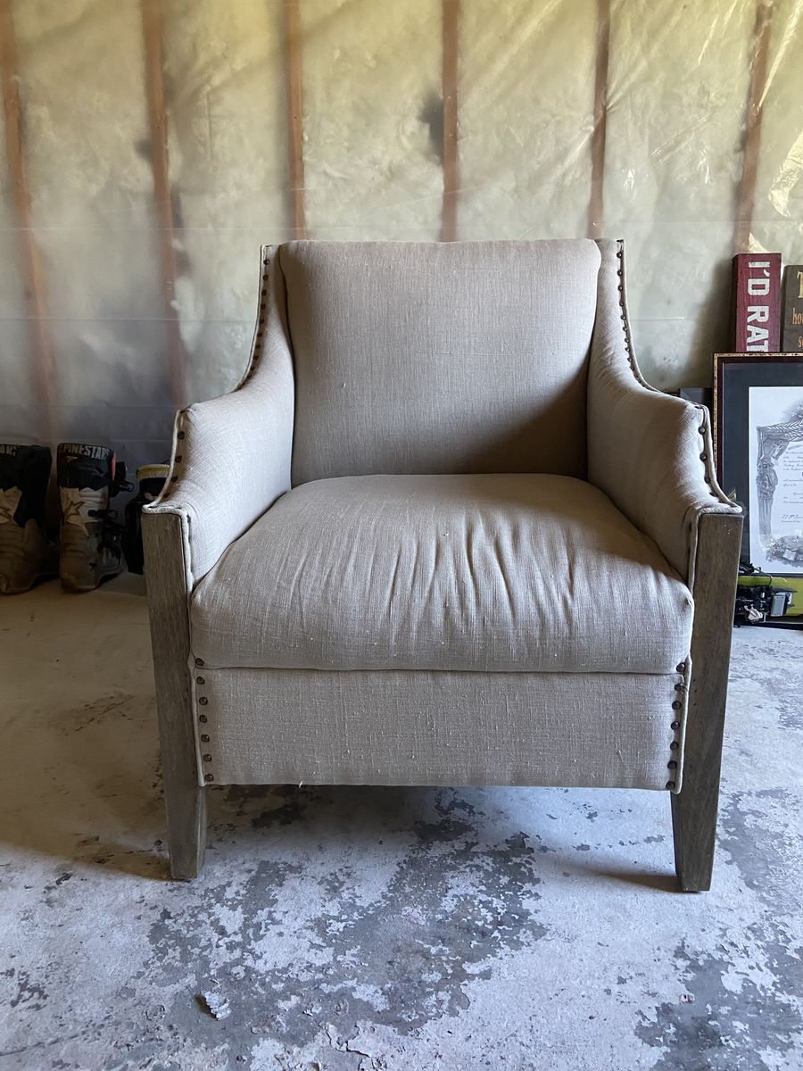 High-End Deconstructed Farmhouse Accent Chair – Linen & Wood