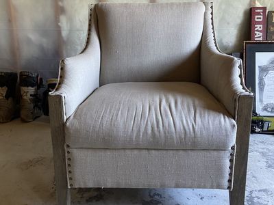 High-End Deconstructed Farmhouse Accent Chair – Linen & Wood