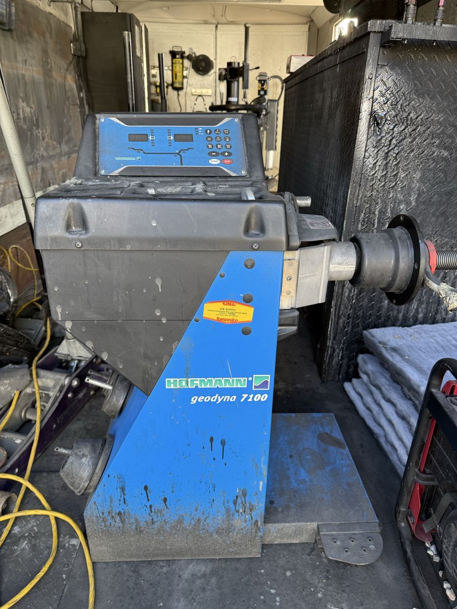 Hoffman GEODYNA 7100 HNA Wheel Balancer