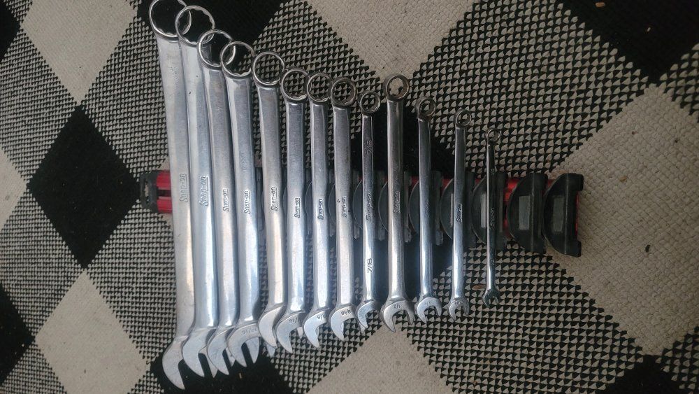 Snap-on combination wrench set