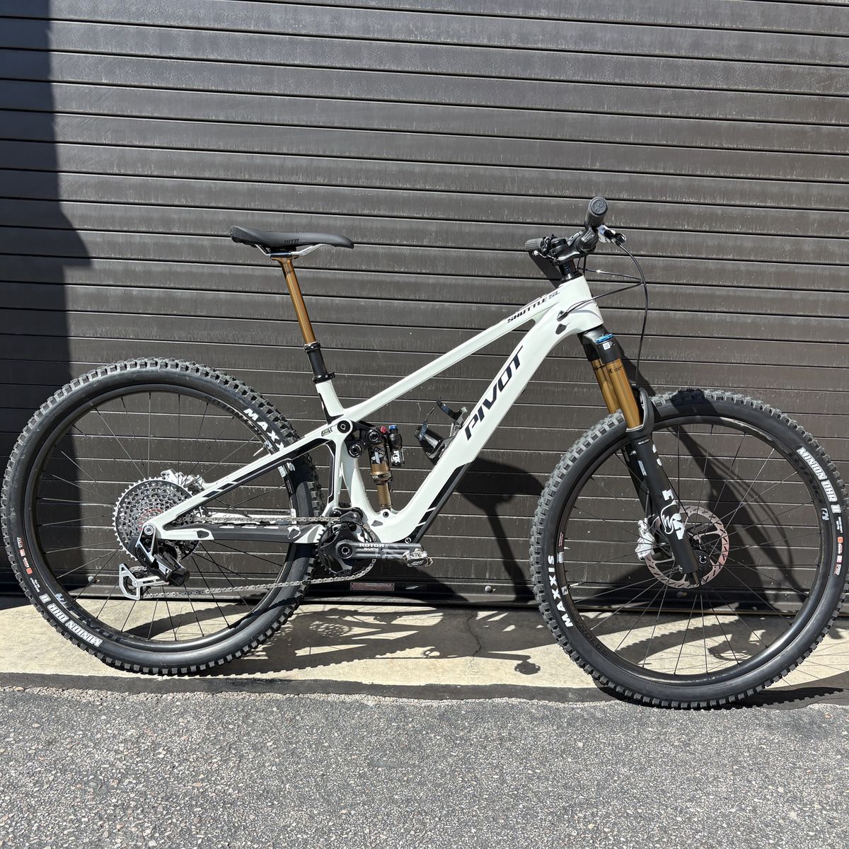 2026 Pivot Shuttle SL