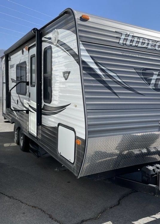 2015 Keystone Hideout Camper
