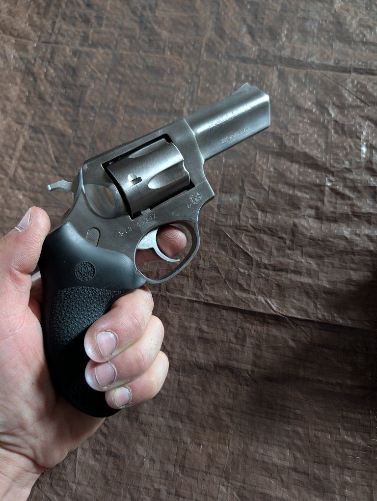 Ruger SP101 .357 pistol and holster
