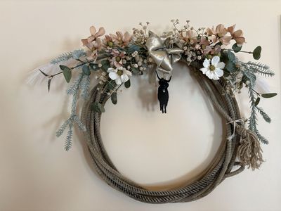 Rustic Rope & Floral Wreath - Handcrafted Western Decor