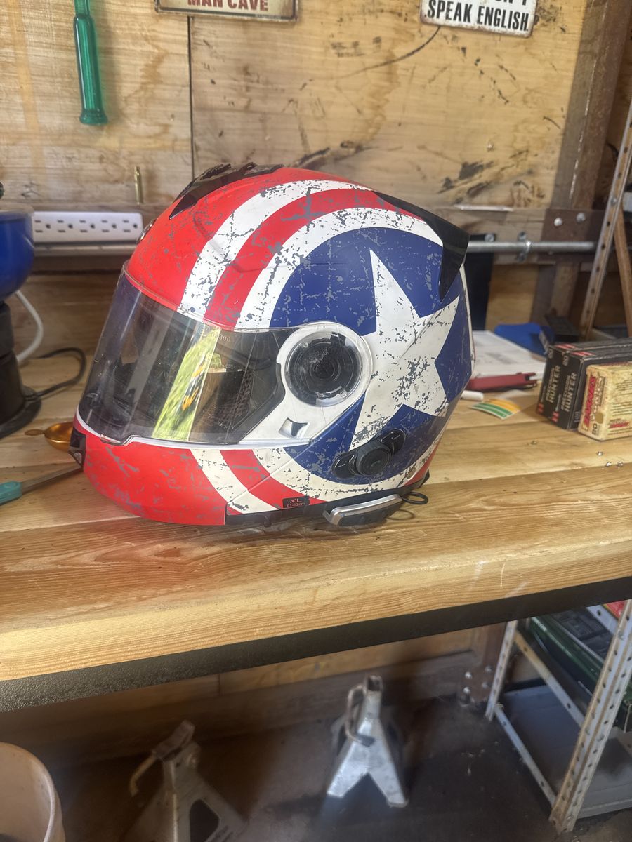 2  Motorcycle Helmets With Cardo Pack Talk