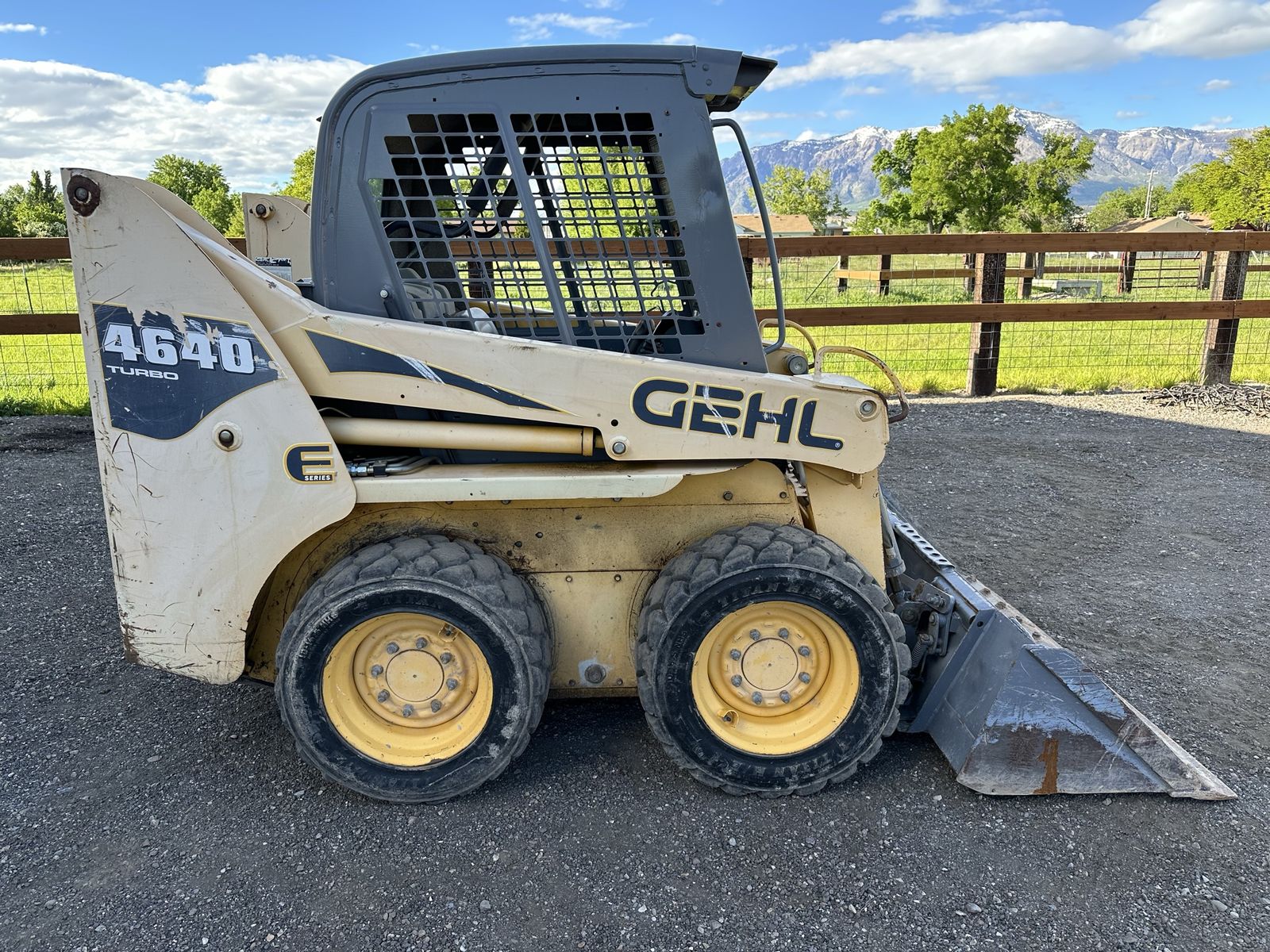 Gehl 4640 turbo skid steer