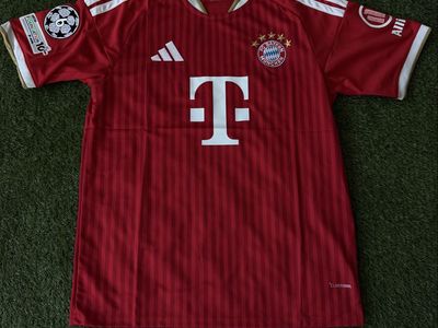 Adidas FC Bayern Munich Kane #9 Home Jersey Men's Size L Red Climalite Soccer Football Shirt