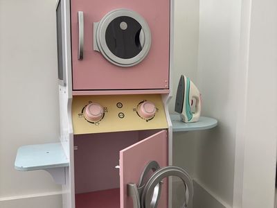 Play Washer and Dryer with accessories