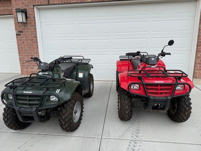 2 x Suzuki Eigers 400 4x4 + Echo trailer