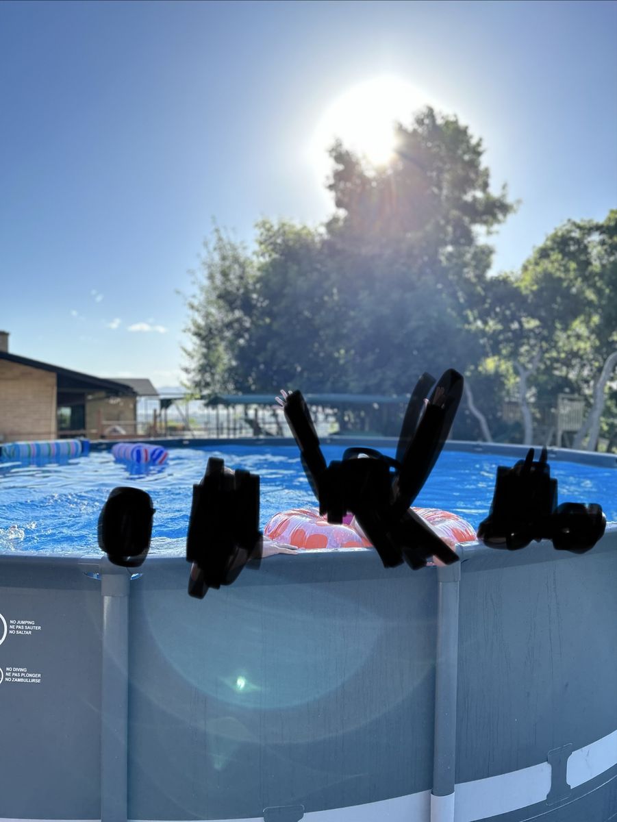 Intex 20 ft round pool + sand filter + solar bubble cover + salt chlorinate system