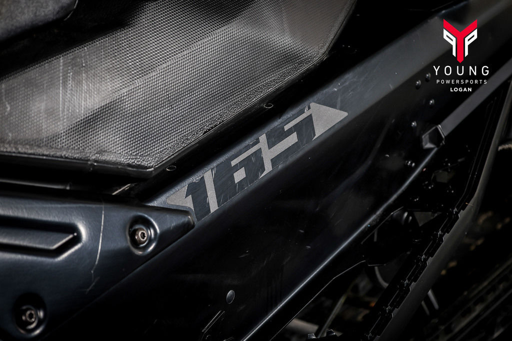 2022 Ski-Doo Summit® Edge® Rotax® 850 E-TEC® 165 PowderMax L. 3.0 Black