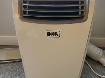 BLACK+DECKER 12,000 BTU Portable Air Conditioner (BPACT12WT) - Used