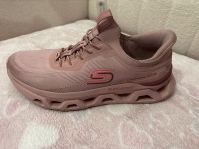 Pink slip ons Skechers