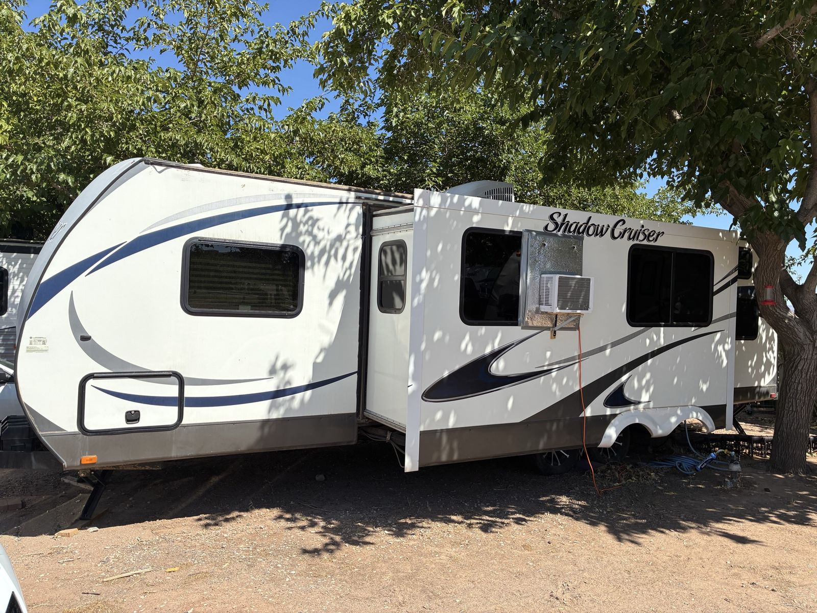 2015 Shadow Cruiser 280QBS Travel Trailer - No Leaks, All Appliances Work, Title in Hand