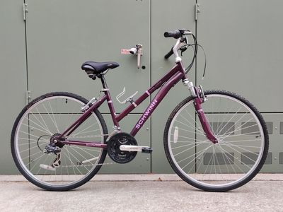 Schwinn Third Avenue Bike SB155-26